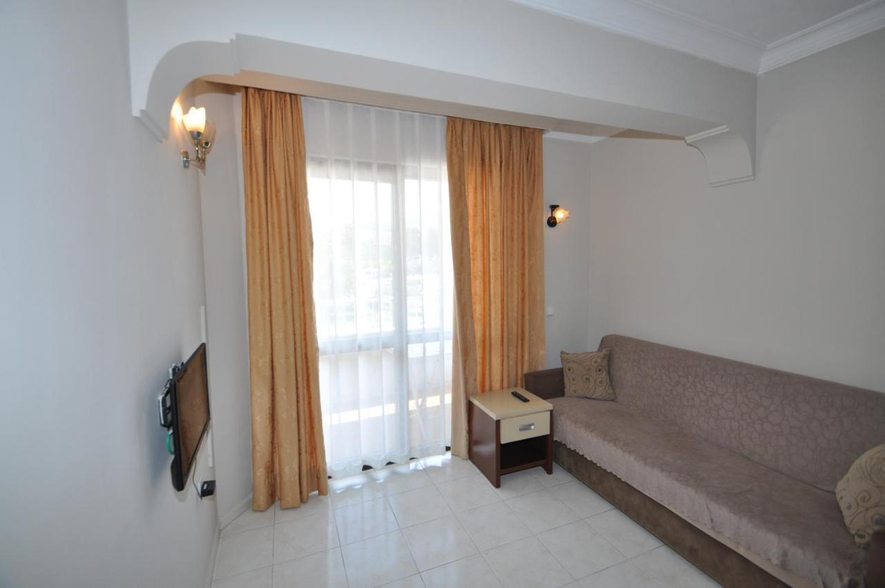 Defne & Zevkim Hotel Мармарис Екстериор снимка