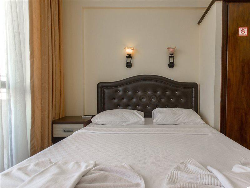 Defne & Zevkim Hotel Мармарис Екстериор снимка