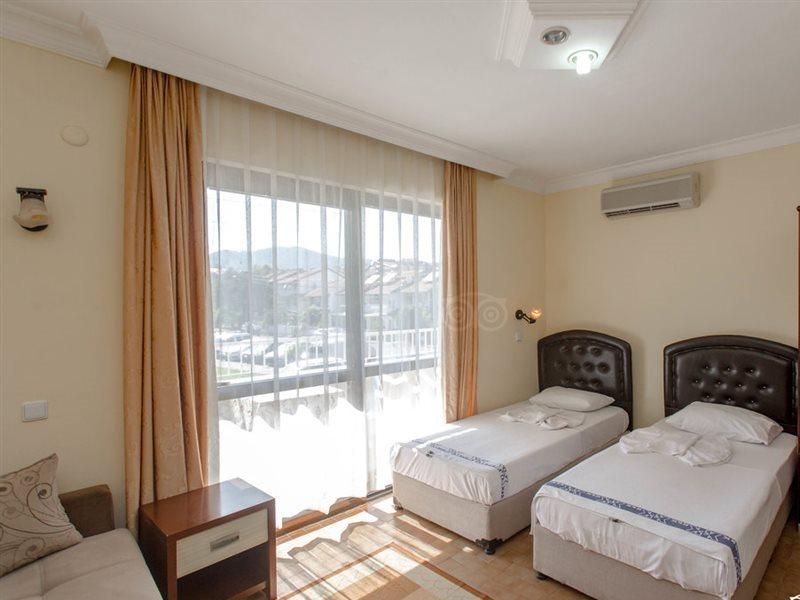 Defne & Zevkim Hotel Мармарис Екстериор снимка