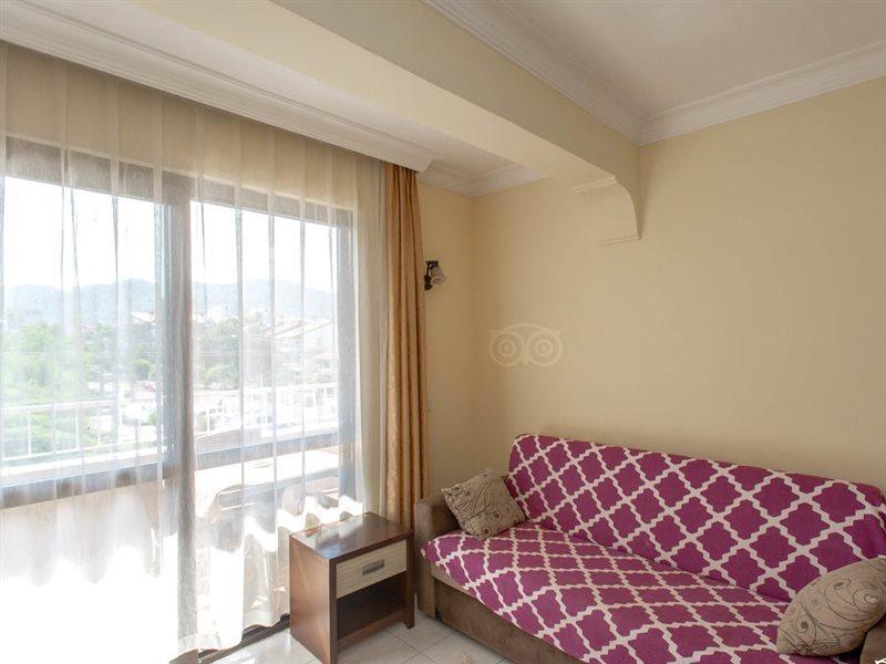 Defne & Zevkim Hotel Мармарис Екстериор снимка