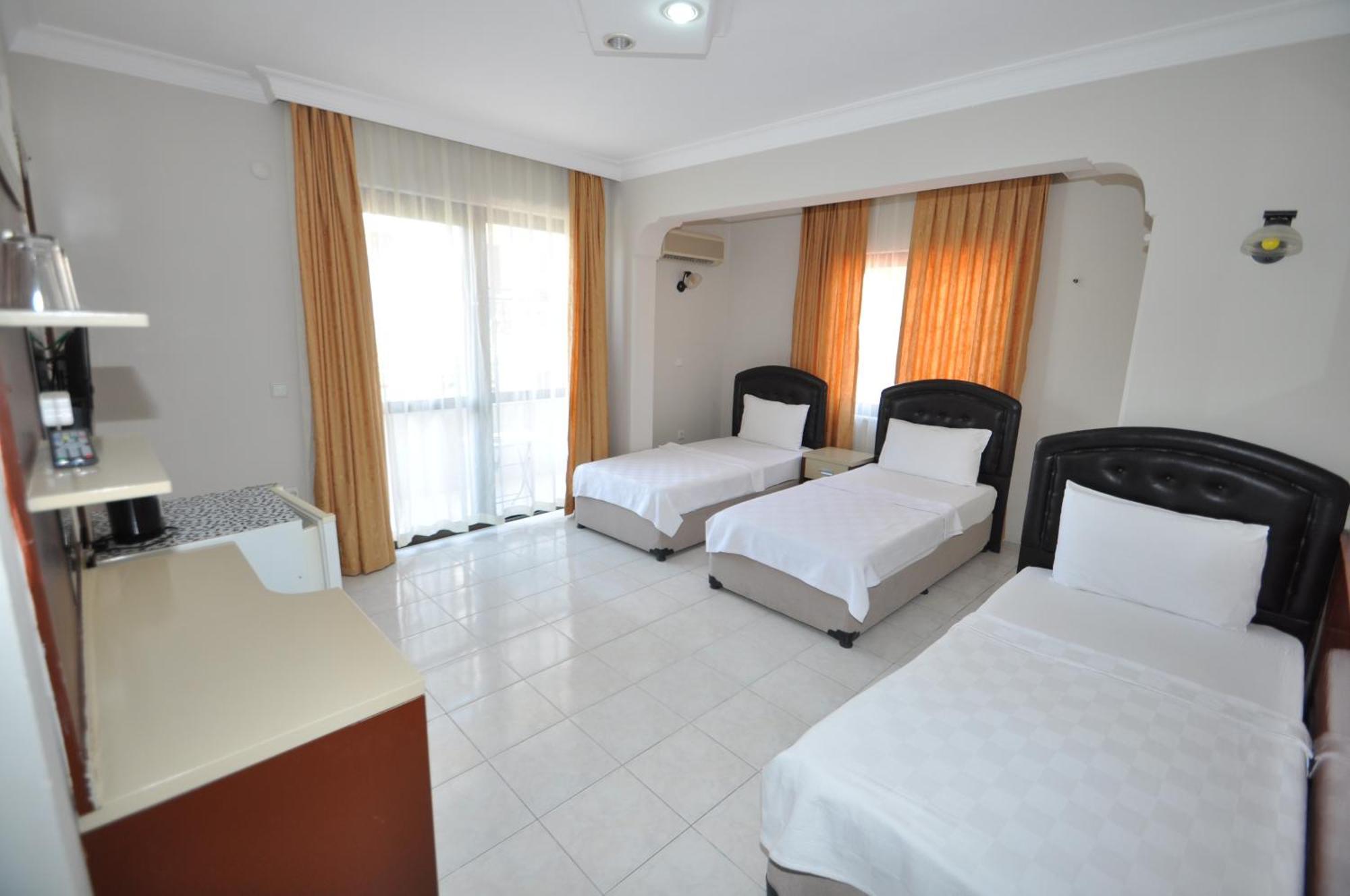 Defne & Zevkim Hotel Мармарис Екстериор снимка